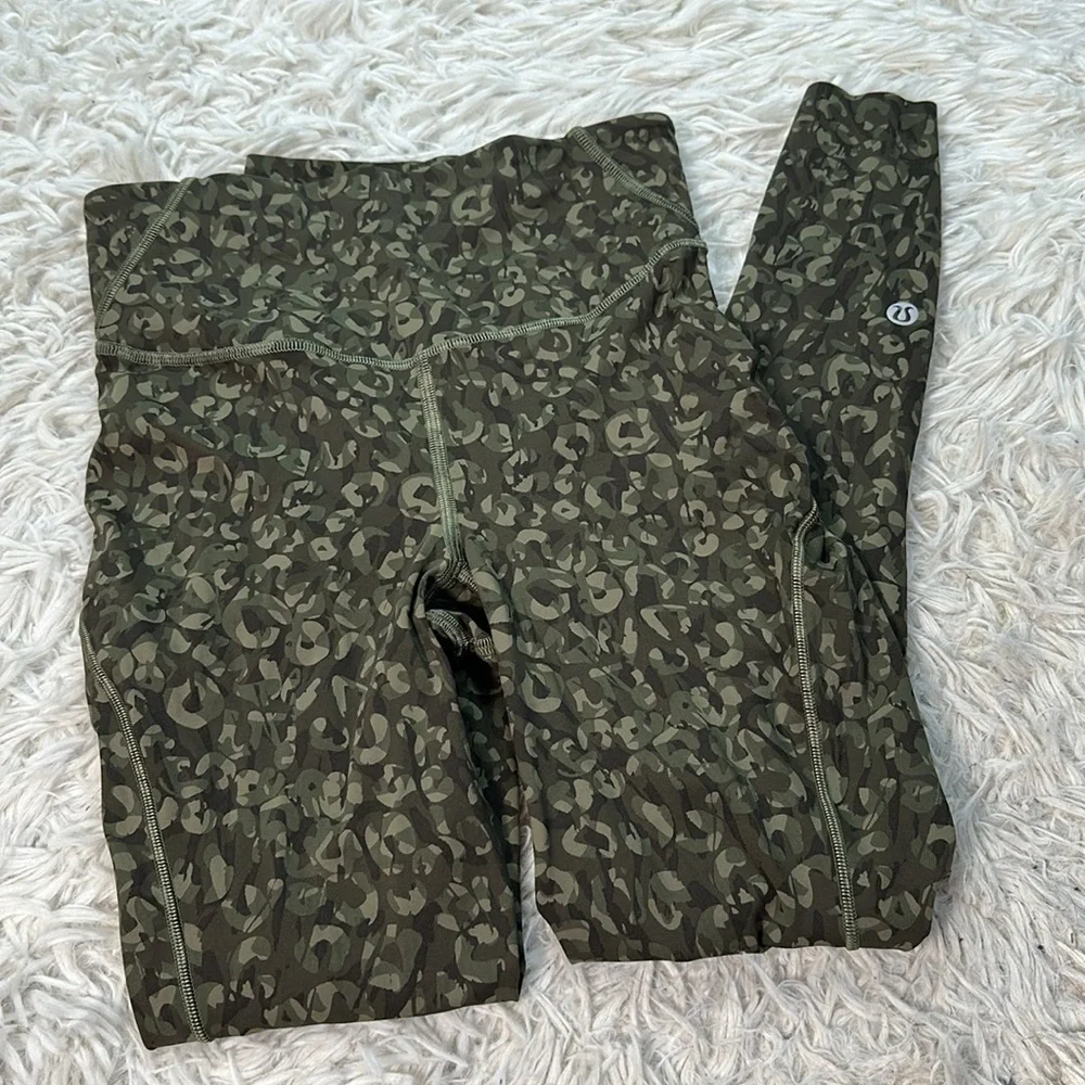 Lululemon Base Pace High-Rise Crop 23
